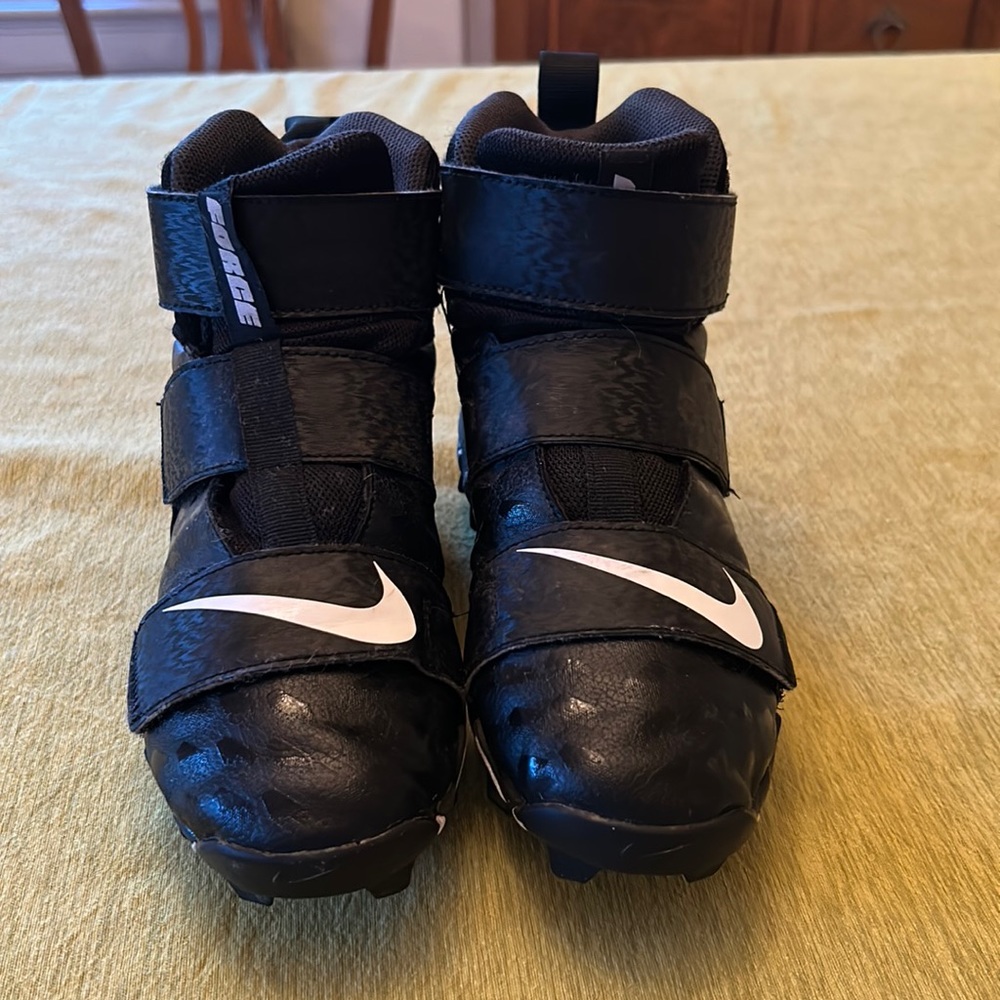 Black Nike Force Savage Shark 2 Football Cleats Youth 5.5